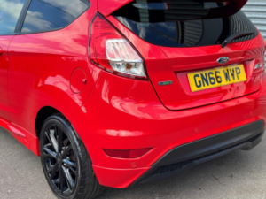 2016 Ford Fiesta 1.0t Ecoboost St-Line Euro 6 (s/s) 3dr in Red — image 5