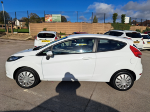 2011 Ford Fiesta 1.3 Edge in White — image 4