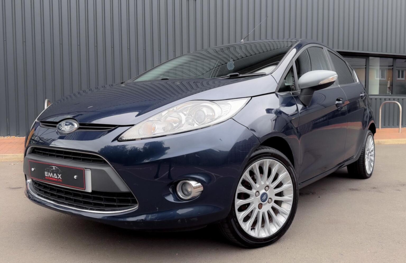 2011 Ford Fiesta 1.4 Titanium 5dr in Blue — image 1
