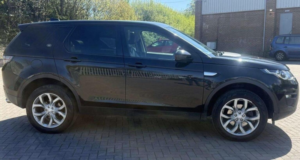 2017 Land Rover Discovery Sport 2.0 Td4 Hse Auto 4WD Euro 6 (s/s) 5dr in Black — image 4