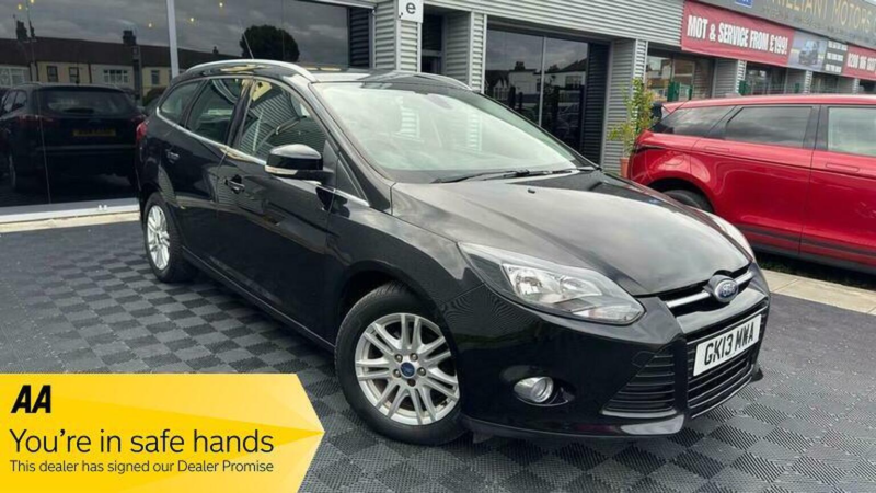 2013 Ford Focus 1.6 Titanium Powershift Euro 5 5dr in Black — image 1