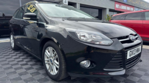2013 Ford Focus 1.6 Titanium Powershift Euro 5 5dr in Black — image 2