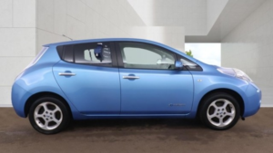 2012 Nissan Leaf 24kwh in Blue — image 2