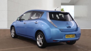 2012 Nissan Leaf 24kwh in Blue — image 4