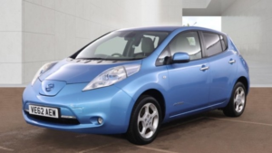 2012 Nissan Leaf 24kwh in Blue — image 6