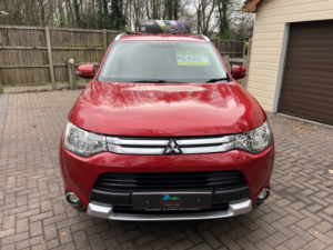 2014 Mitsubishi Outlander 2.2 Di-D Gx3 7 Seater in Red — image 2