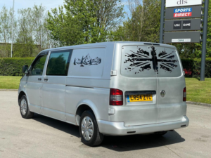2004 Volkswagen Transporter 2.5 Tdi T32 Fwd L3 4dr in Silver — image 5