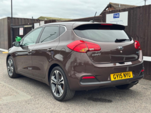 2015 Kia Ceed 1.6 Crdi Ecodynamics 4 Tech Euro 5 (s/s) 5dr in Brown — image 2