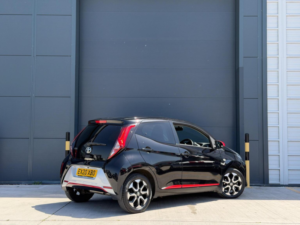 2020 Toyota Aygo 1.0 Vvt-I X-Trend Funroof X-Shift Euro 6 5dr in Black — image 6