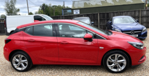 2016 Vauxhall Astra 1.6 Cdti Blueinjection Sri Nav in Red — image 3