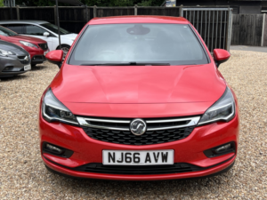 2016 Vauxhall Astra 1.6 Cdti Blueinjection Sri Nav in Red — image 4