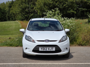 2012 Ford Fiesta 1.25 Edge Hatchback 3dr Petrol Manual (127 G/km, 59 Bhp) in White — image 2