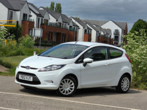 2012 Ford Fiesta 1.25 Edge Hatchback 3dr Petrol Manual (127 G/km, 59 Bhp) in White — image 3