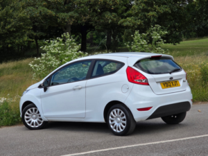 2012 Ford Fiesta 1.25 Edge Hatchback 3dr Petrol Manual (127 G/km, 59 Bhp) in White — image 5