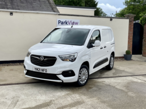 2021 Vauxhall Combo 1.5 Turbo D 2000 Sportive in White — image 3