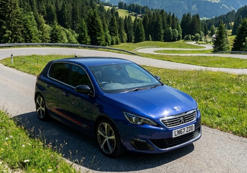 2017 Peugeot 308 2.0 Bluehdi Gt Hatchback 5dr Diesel Eat Euro 6 (s/s) (180 Ps) in Blue — image 1