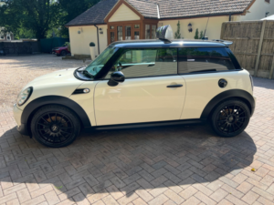 2011 MINI Hatch 1.6 Cooper S Hatch in White — image 4
