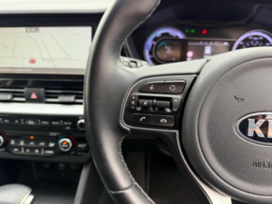 2019 Kia Niro 1.6 Gdi 3 Dct Euro 6 (s/s) 5dr in Red — image 5