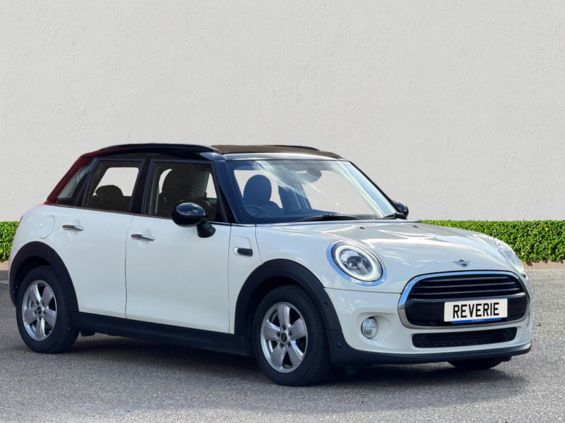 2018 MINI Hatch 1.5 Cooper Hatchback 5dr Petrol Steptronic Euro 6 (s/s) (136 Ps) in White — image 1