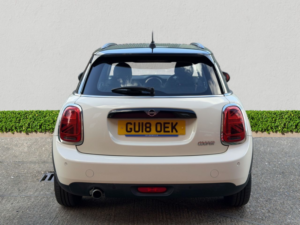 2018 MINI Hatch 1.5 Cooper Hatchback 5dr Petrol Steptronic Euro 6 (s/s) (136 Ps) in White — image 6