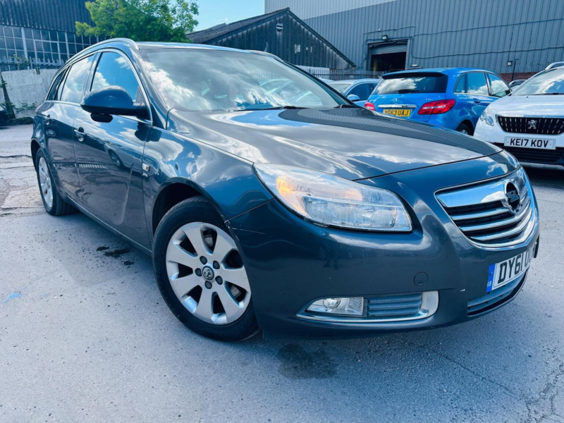 2011 Vauxhall Insignia 2.0 Cdti Sri Sports Tourer Auto Euro 5 5dr in Grey — image 1