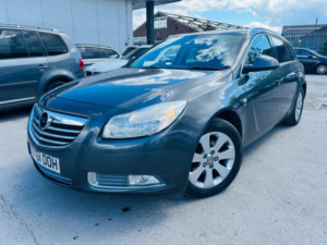 2011 Vauxhall Insignia 2.0 Cdti Sri Sports Tourer Auto Euro 5 5dr in Grey — image 2
