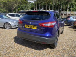 2016 Nissan Qashqai 1.5 Dci N-Connecta in Blue — image 3
