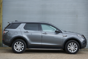 2017 Land Rover Discovery Sport 2.0 Td4 Se Tech Auto 4WD Euro 6 (s/s) 5dr in Grey — image 4