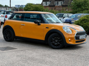 2014 MINI Hatch 1.2 One Euro 6 (s/s) 3dr in Orange — image 1