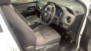 2019 Toyota Yaris 1.5 Vvt-I Icon Tech Euro 6 5dr in White — image 2