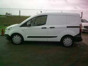 2015 Ford Transit Courier 1.5 Tdci in White — image 2