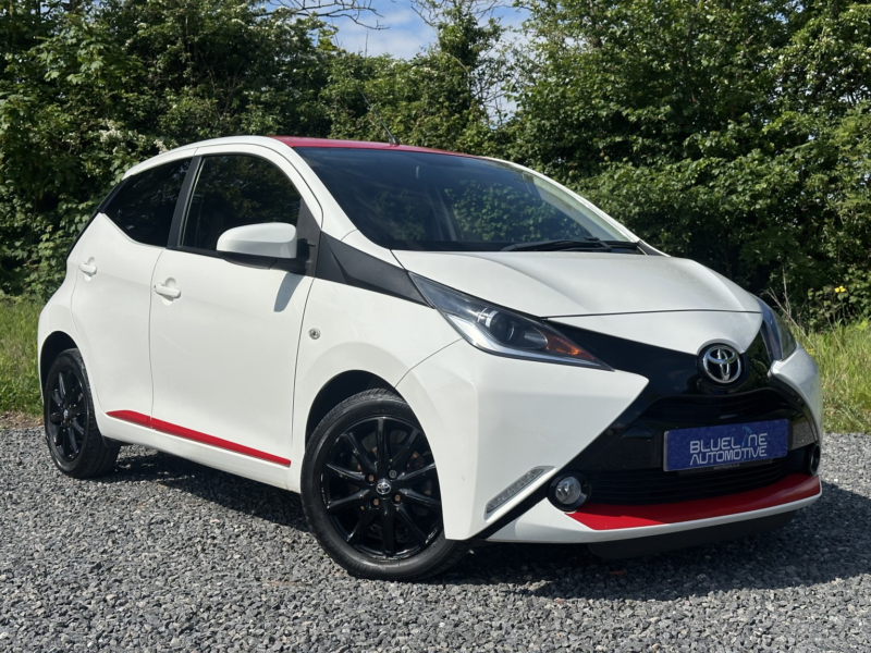 2017 Toyota Aygo 1.0 Vvt-I X-Press in White — image 1