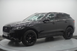 2020 Jaguar F-Pace 2.0 D240 Chequered Flag Auto AWD Euro 6 (s/s) 5dr in Black — image 2