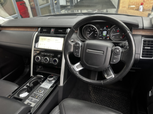 2017 Land Rover Discovery 3.0 Td V6 Hse Luxury in Grey — image 6