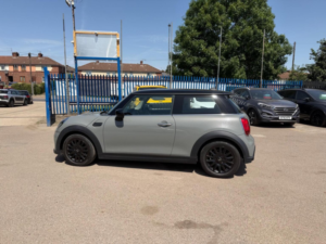 2022 MINI Hatch 1.5 Cooper Classic Steptronic Euro 6 (s/s) 3dr in Grey — image 4