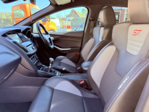 2017 Ford Focus 2.0 T Ecoboost St-2 in Black — image 2
