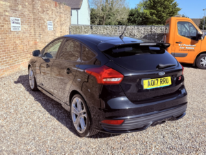 2017 Ford Focus 2.0 T Ecoboost St-2 in Black — image 4