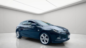 2017 Vauxhall Astra 1.6 Cdti Biturbo Sri Nav Euro 6 (s/s) 5dr in Black — image 4