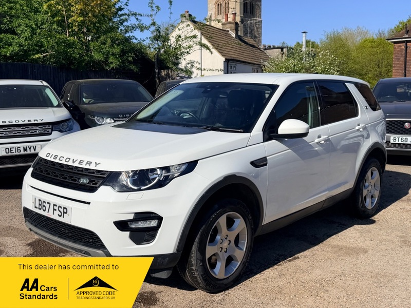 2018 Land Rover Discovery Sport Ed4 Se Tech in White — image 1