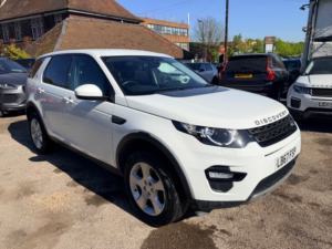 2018 Land Rover Discovery Sport Ed4 Se Tech in White — image 2