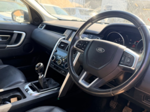 2018 Land Rover Discovery Sport Ed4 Se Tech in White — image 3