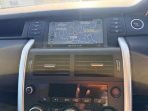 2018 Land Rover Discovery Sport Ed4 Se Tech in White — image 4