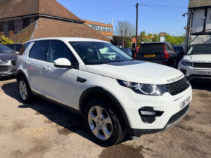 2018 Land Rover Discovery Sport Ed4 Se Tech in White — image 5