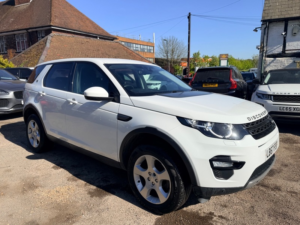 2018 Land Rover Discovery Sport Ed4 Se Tech in White — image 6