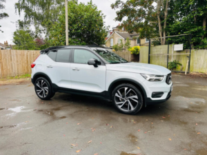 2020 Volvo Xc40 2.0 B4 Mhev R-Design Pro Auto Euro 6 (s/s) 5dr in Silver — image 5