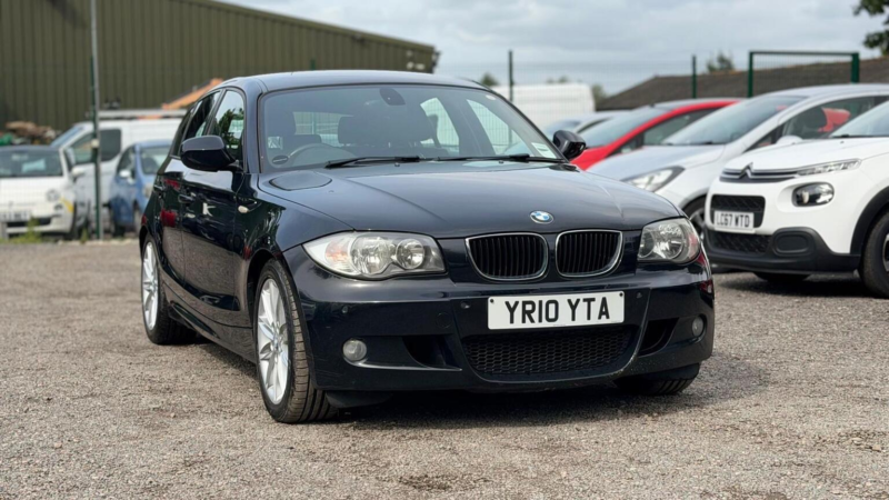 2010 BMW 1 Series 2.0 118d M Sport Euro 5 5dr in Black — image 1