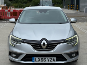 2016 Renault Megane 1.5 Dci Dynamique Nav Edc Euro 6 5dr in Silver — image 6