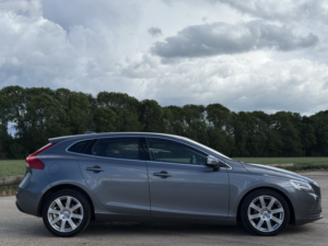 2016 Volvo V40 2.0 Inscription D2 in Grey — image 3