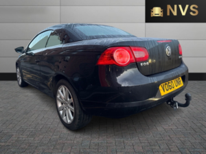 2010 Volkswagen Eos 2.0 Tdi Cr Se in Black — image 5