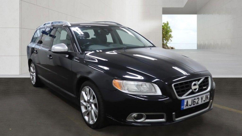 2013 Volvo V70 2.0 D3 R-Design Geartronic Euro 5 (s/s) 5dr in Black — image 1